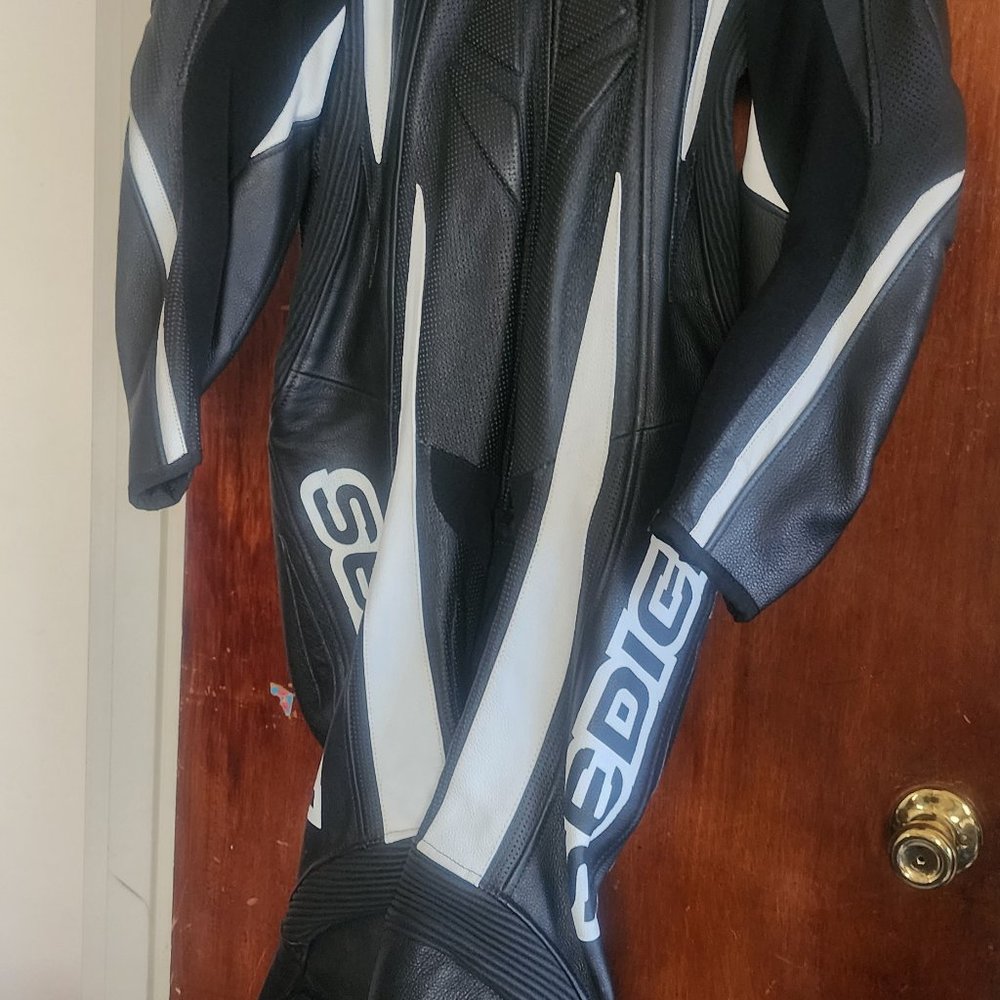 Sedici Motorcycle Suit